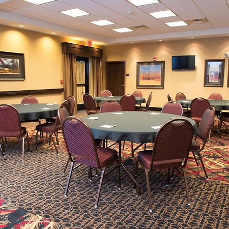 Hampton Inn & Suites Bismarck Northwest Exteriör bild