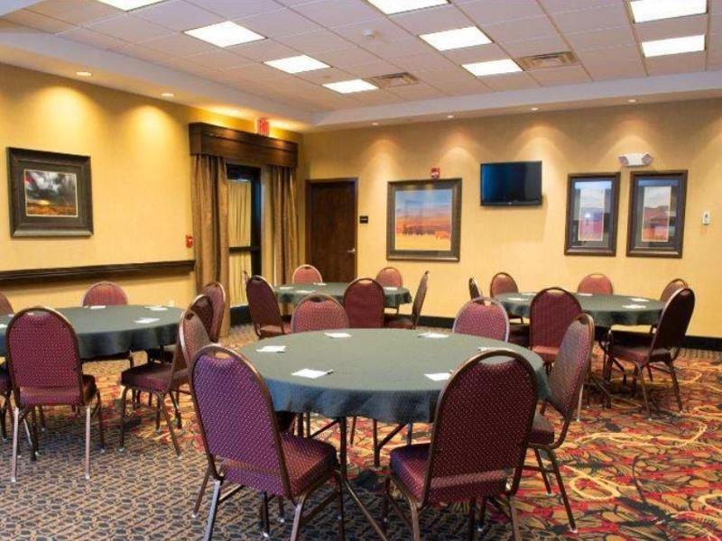 Hampton Inn & Suites Bismarck Northwest Exteriör bild