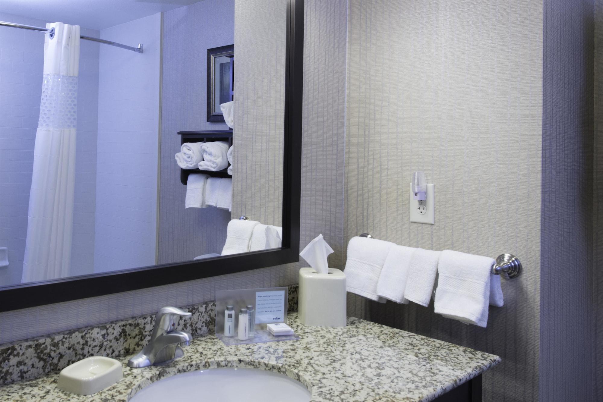 Hampton Inn & Suites Bismarck Northwest Exteriör bild