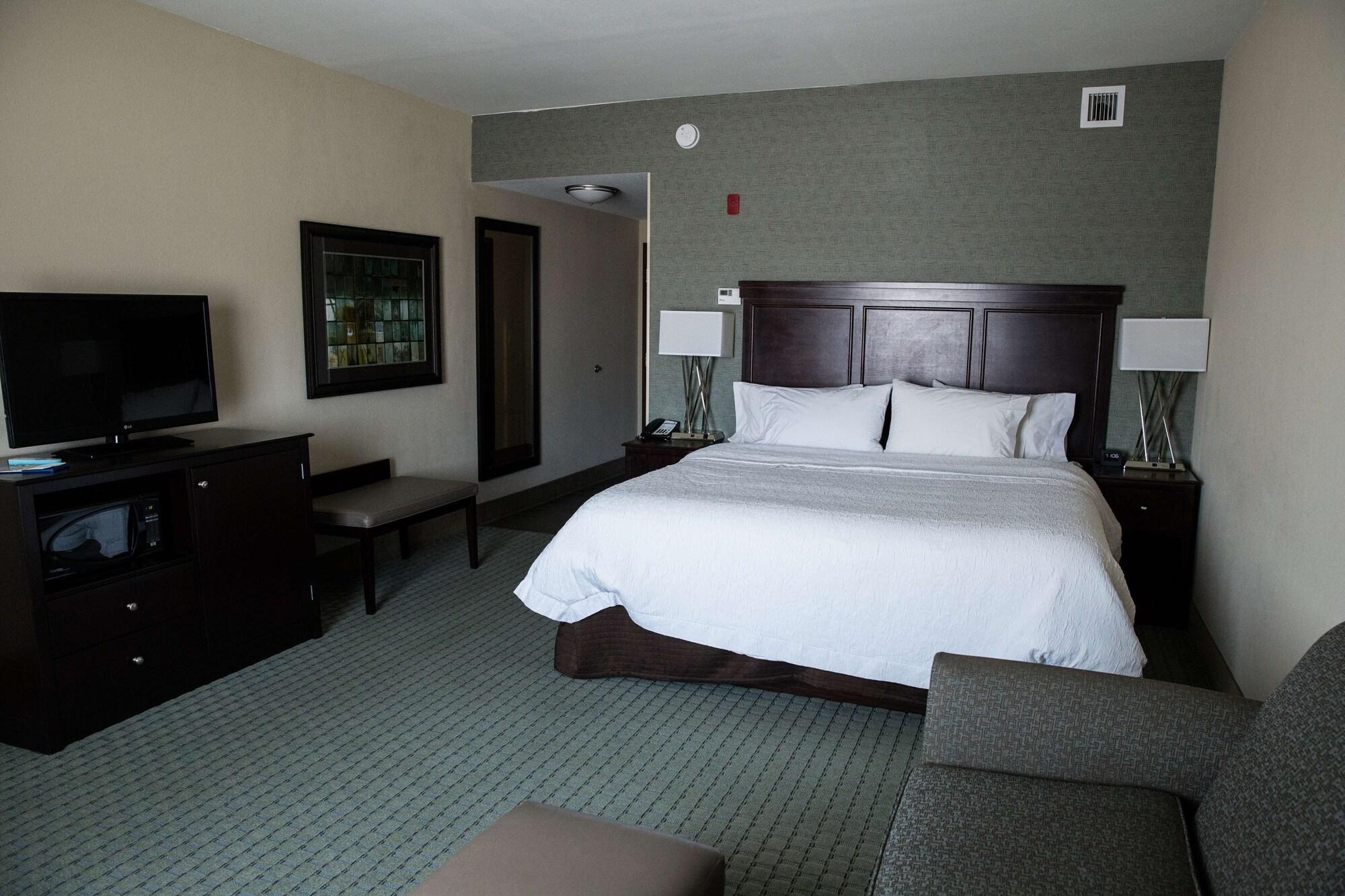 Hampton Inn & Suites Bismarck Northwest Exteriör bild