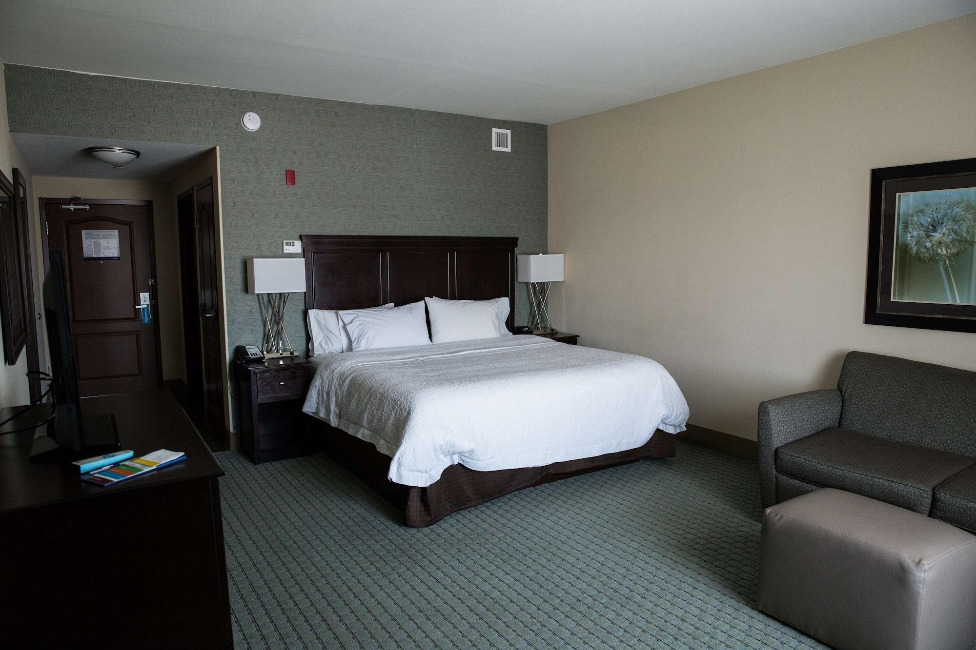 Hampton Inn & Suites Bismarck Northwest Exteriör bild