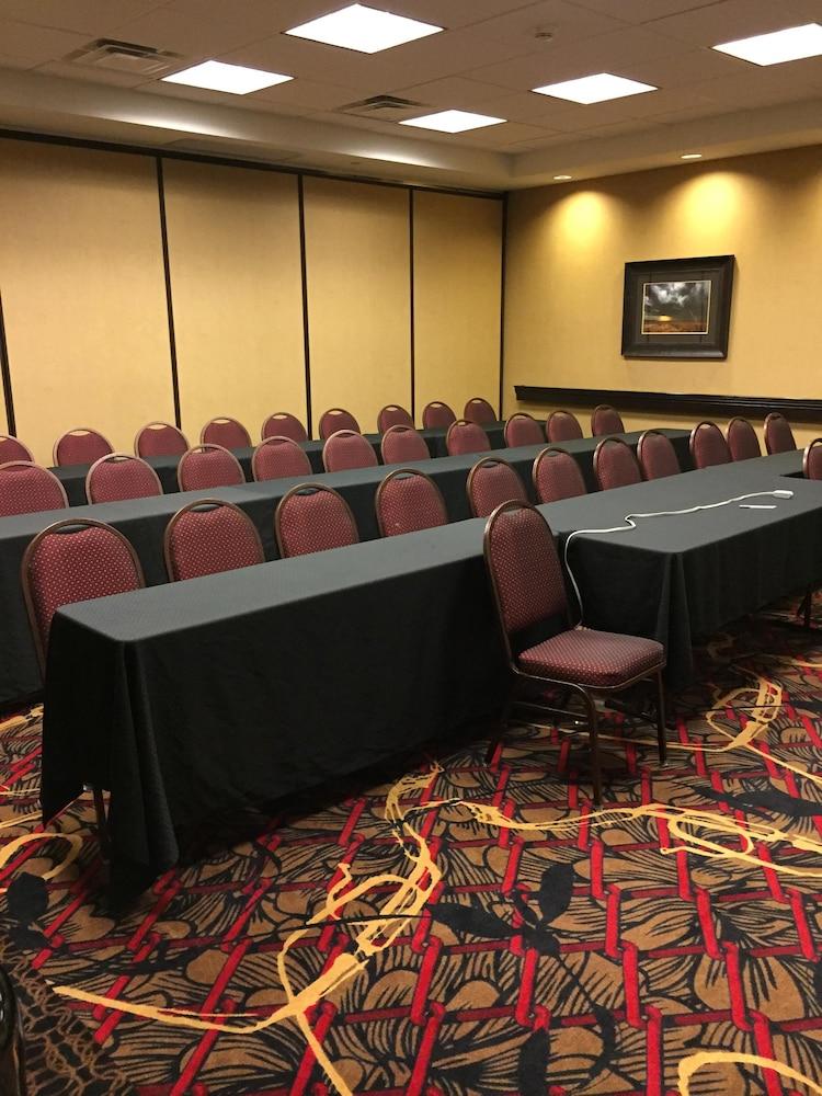 Hampton Inn & Suites Bismarck Northwest Exteriör bild