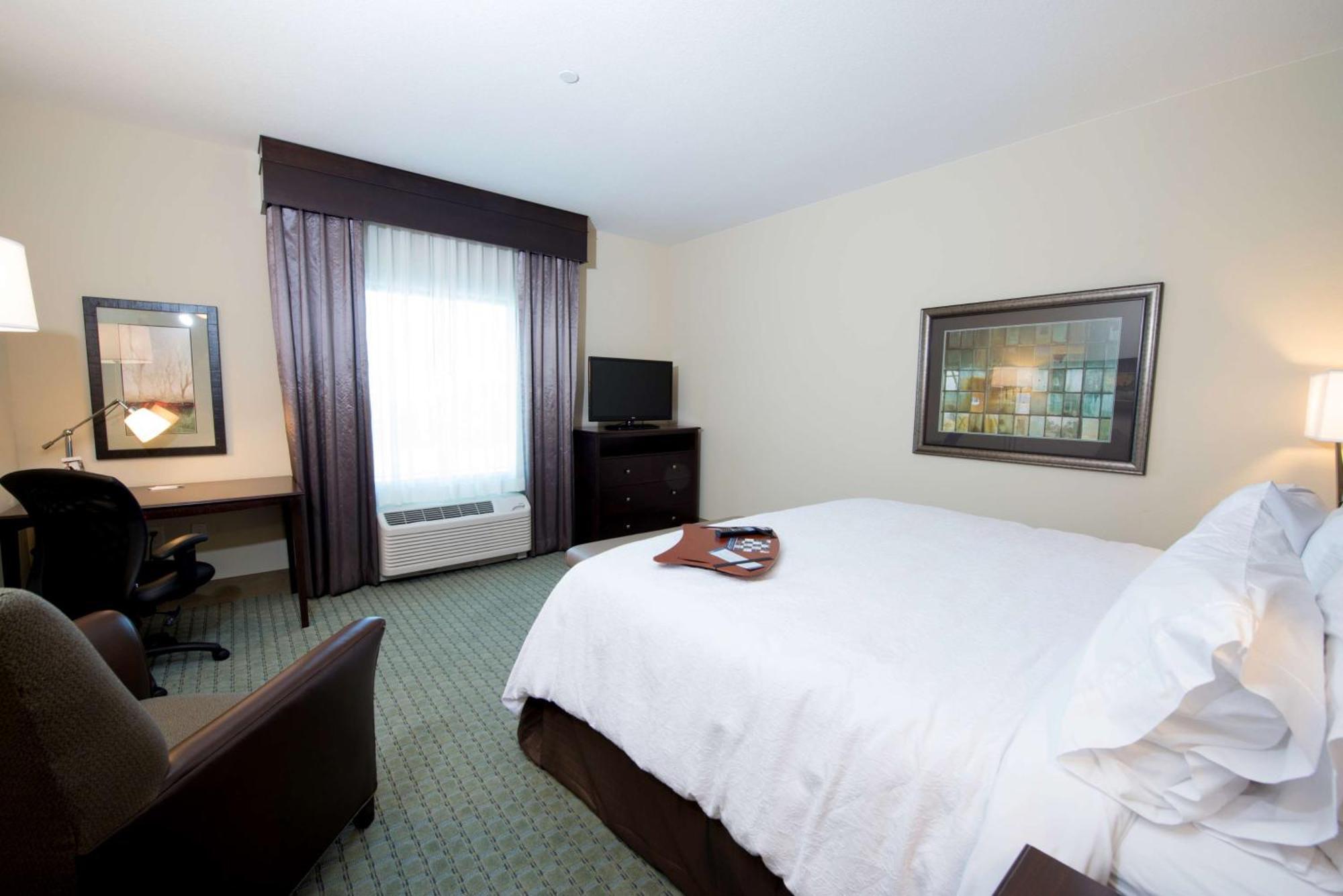 Hampton Inn & Suites Bismarck Northwest Exteriör bild