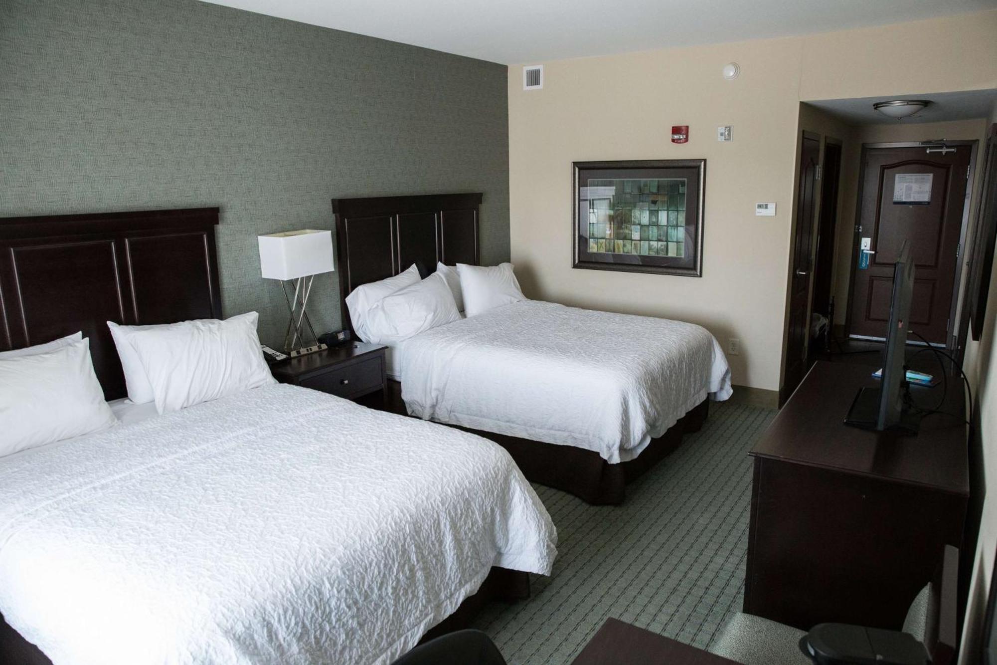 Hampton Inn & Suites Bismarck Northwest Exteriör bild
