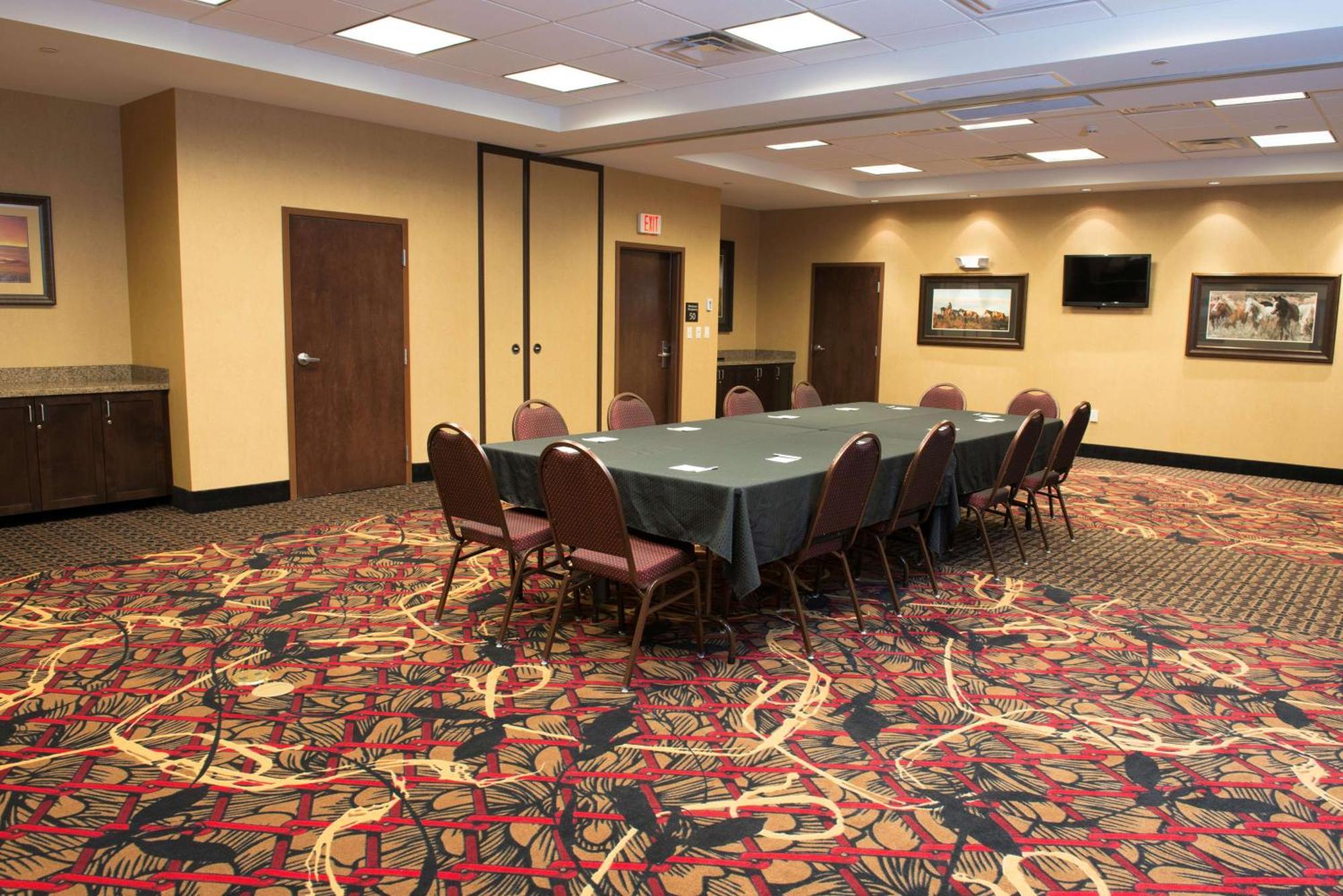 Hampton Inn & Suites Bismarck Northwest Exteriör bild