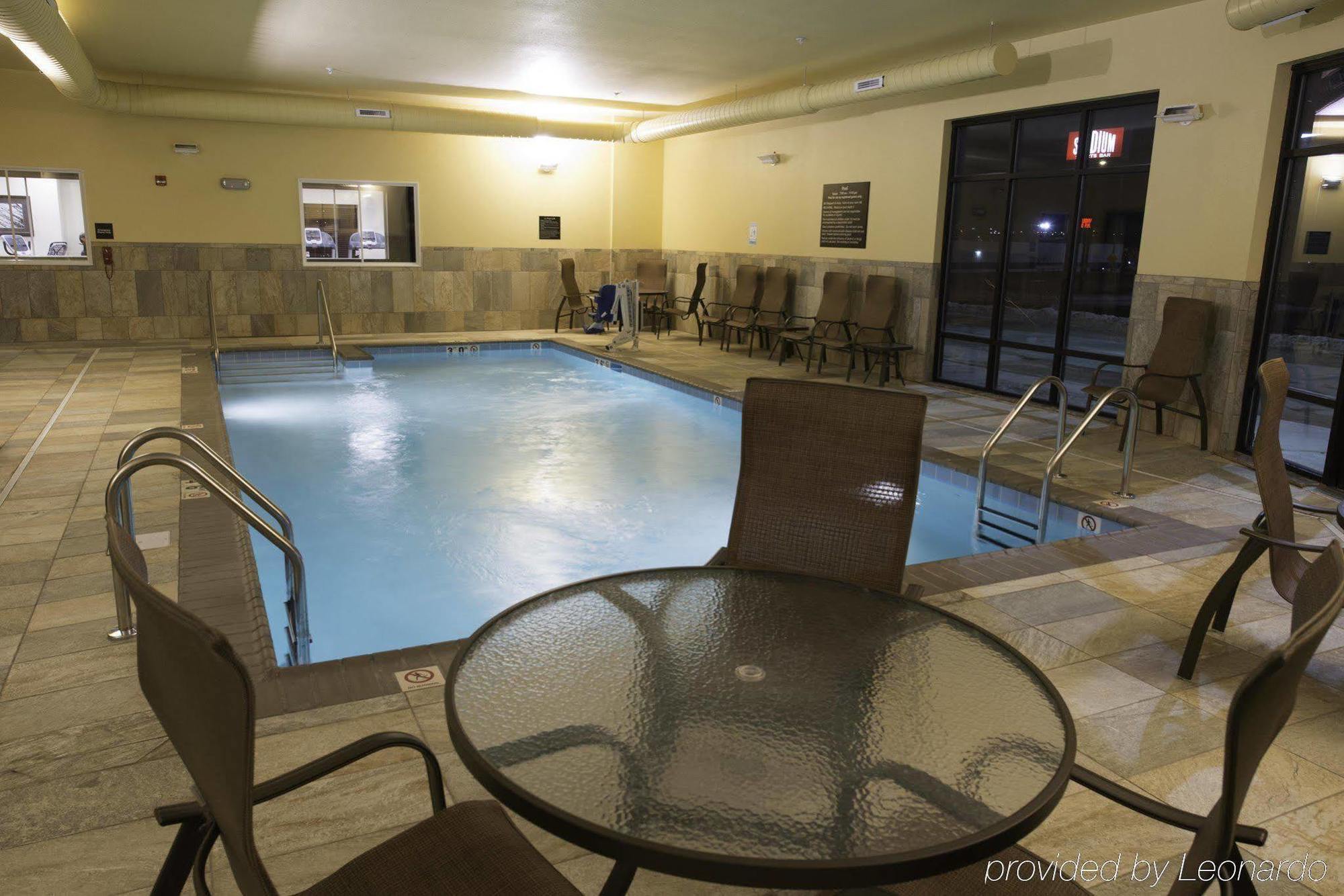 Hampton Inn & Suites Bismarck Northwest Exteriör bild