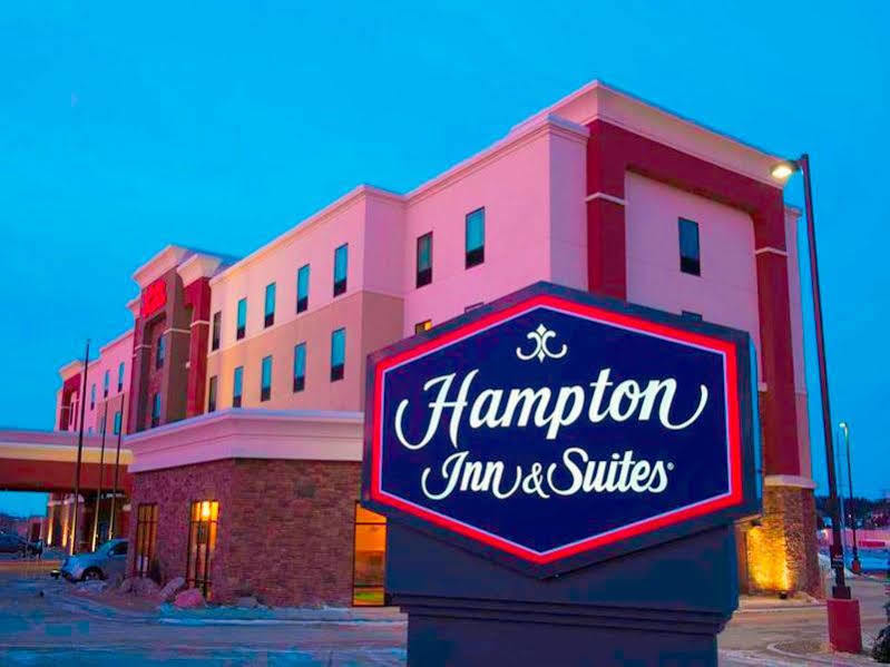 Hampton Inn & Suites Bismarck Northwest Exteriör bild