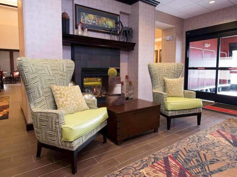 Hampton Inn & Suites Bismarck Northwest Exteriör bild