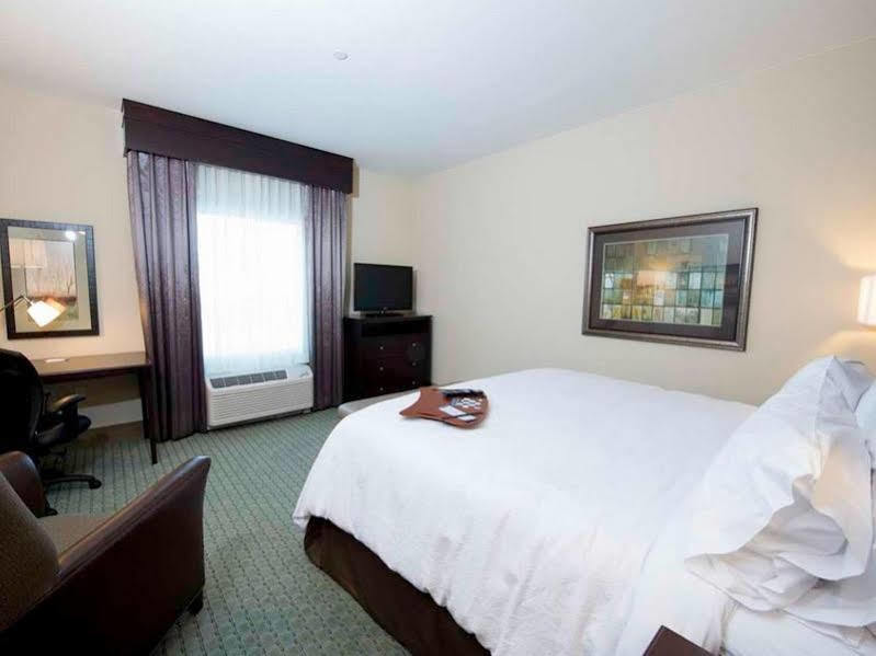 Hampton Inn & Suites Bismarck Northwest Exteriör bild